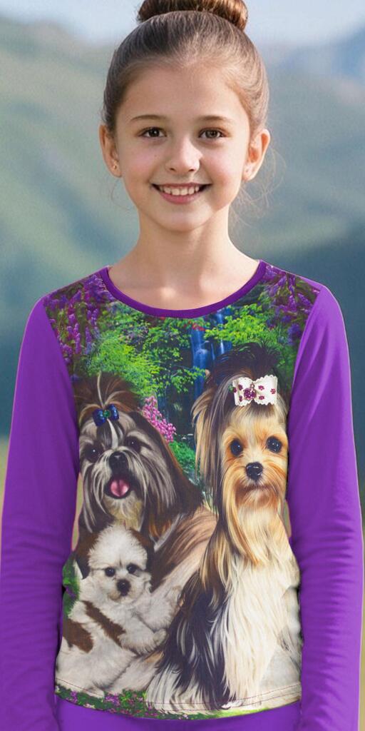 Виолетова блуза с кученца и цветен фон