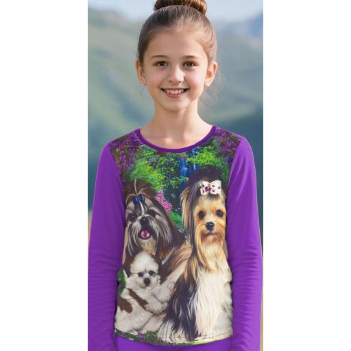 Виолетова блуза с кученца и цветен фон