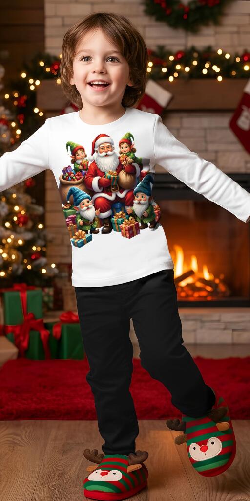 Уютен коледен тоалет с Дядо Коледа и подаръци.