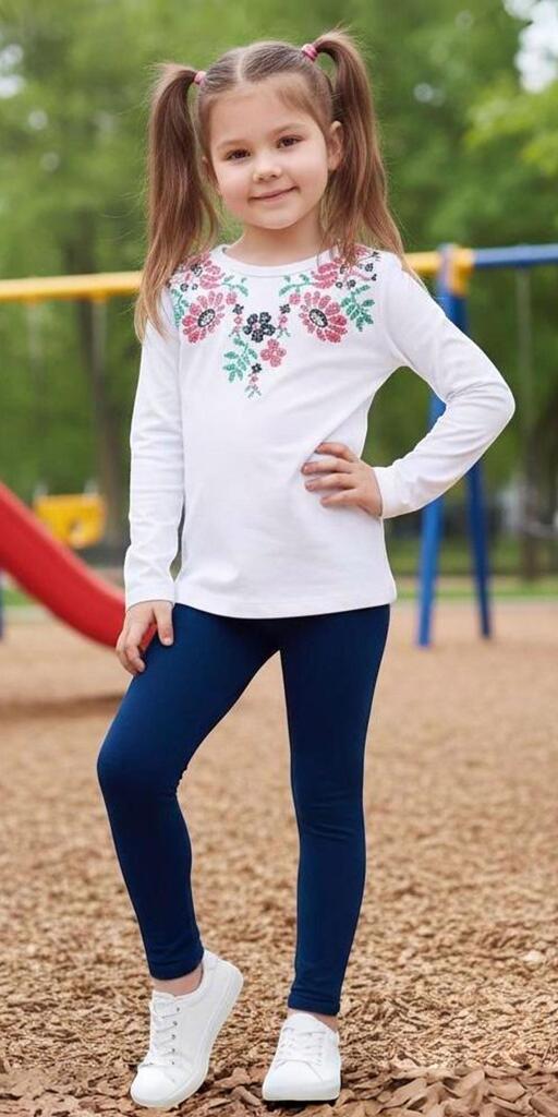 Комплект 2 части (б/к) с фолклорни мотиви в бяло 10