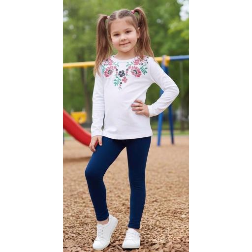 Комплект 2 части (б/к) с фолклорни мотиви в бяло 10