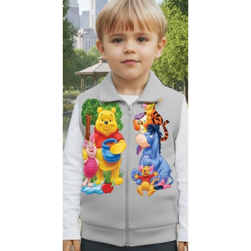 Елек в сиво с Мечо Пух – удобен и подходящ за ежедневни детски игри.