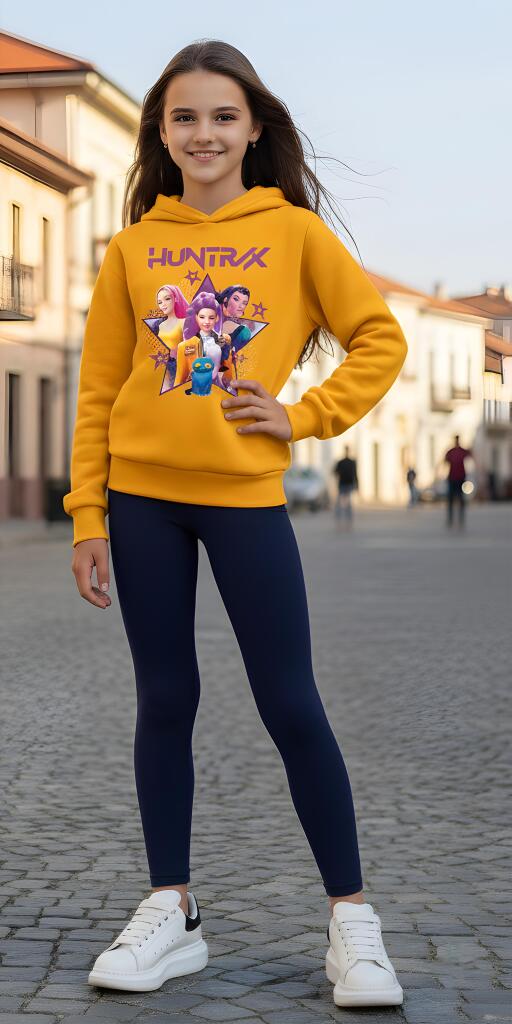 „K-POP сет – жълт суичър с принт и тъмен клин“