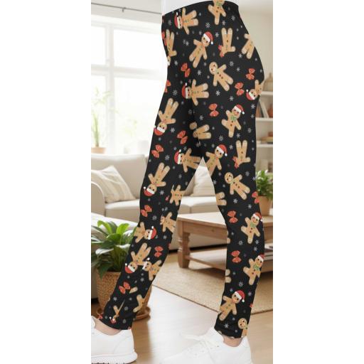 Празничен детски клин с шарени джинджърбред фигурки и еластичен колан.