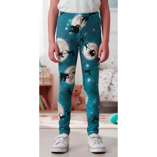 Детски клин с коледен принт. Долнище със силуети на Дядо Коледа, шейна и елени на син/тюркоазен звезден фон.