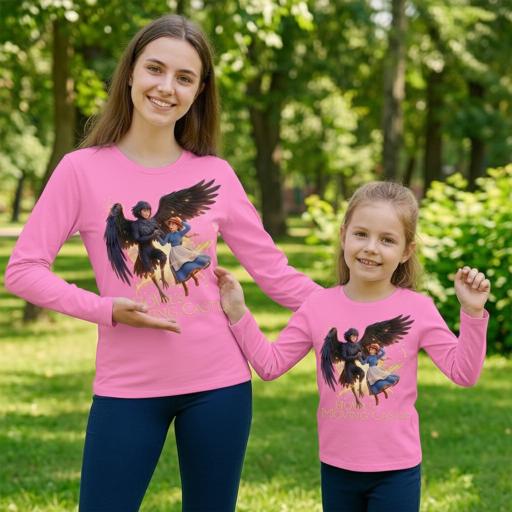 „Розова детска блуза с принт Howl и Sophie от анимацията Howl’s Moving Castle.“