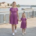 Детска рокля с класически десен на точки и удобна кройка