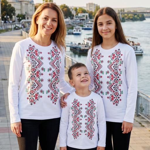 Блуза тънка с фолклорни български мотиви в бяло 2