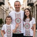 Тениска с фолклорни български мотиви в бяло 1