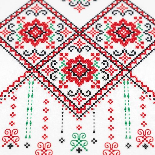 Тениска с фолклорни български мотиви в бяло 6