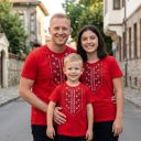 Тениска с фолклорни български мотиви в червено