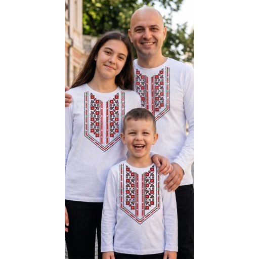 Блуза тънка с фолклорни български мотиви в бяло