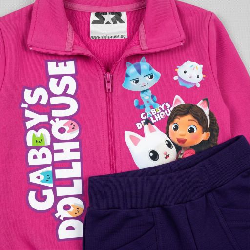 Комплект Gabby’s Dollhouse – горнище в циклама с тъмен панталон.